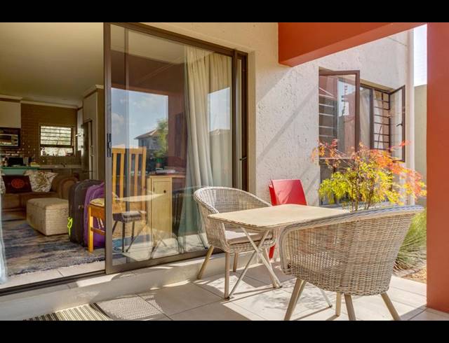 1 BEDROOM APARTMENT FOR SALE IN LONEHILL